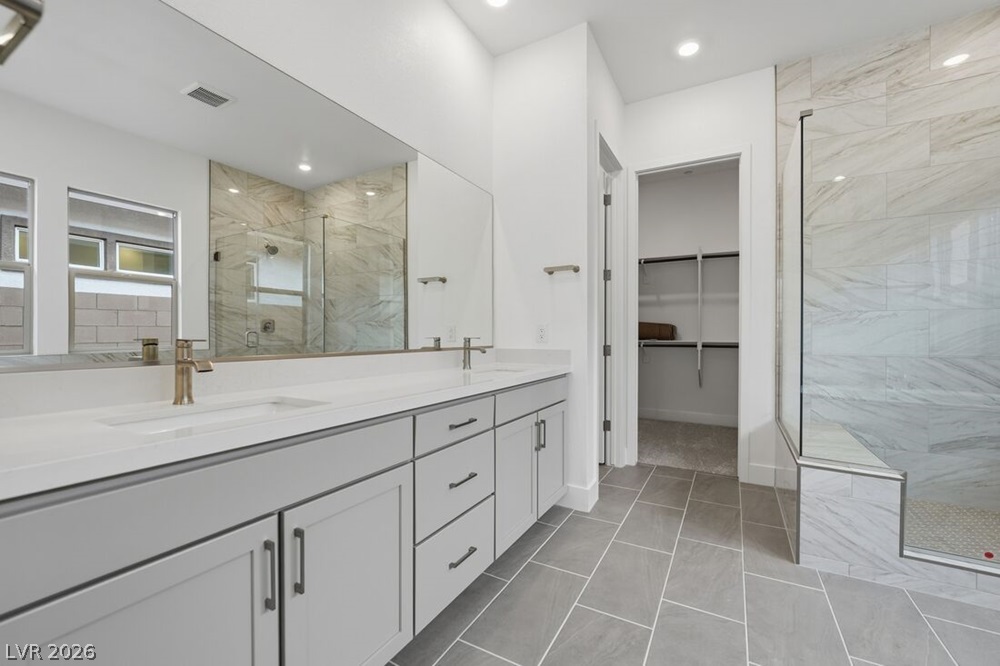 372 Tigullio Avenue Property Photo 13