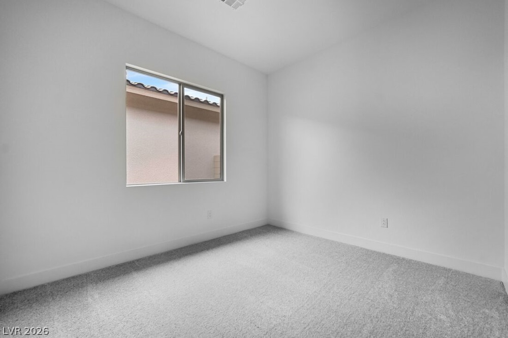 372 Tigullio Avenue Property Photo 16