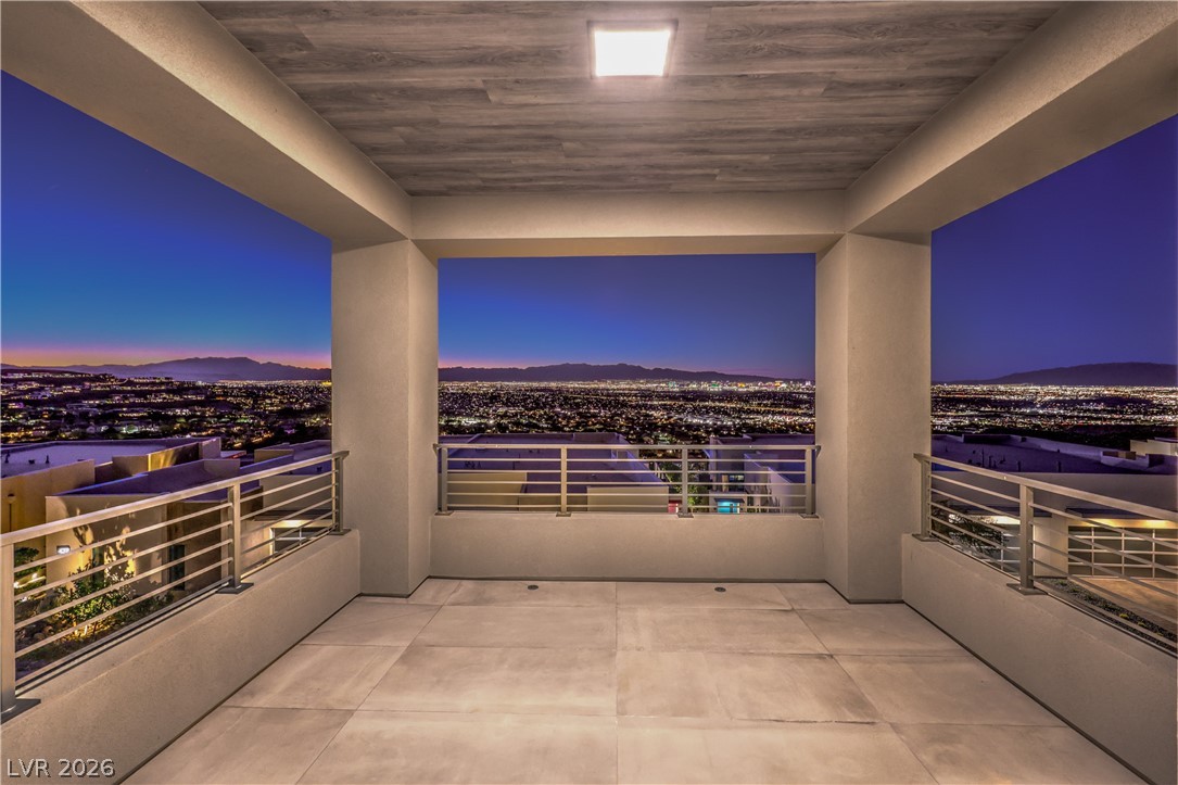 422 Tranquil Peak Court Property Photo 16