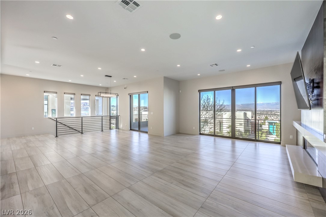 422 Tranquil Peak Court Property Photo 18