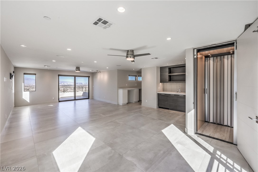 422 Tranquil Peak Court Property Photo 46