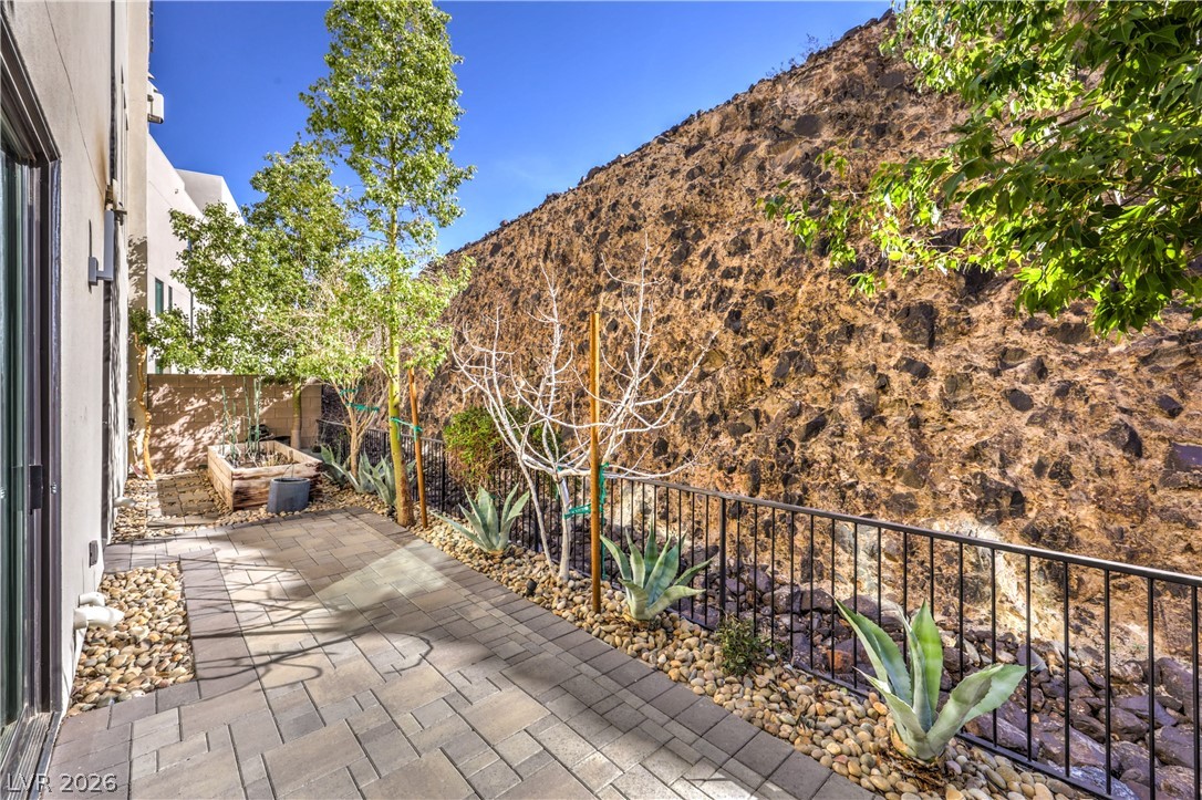 422 Tranquil Peak Court Property Photo 72