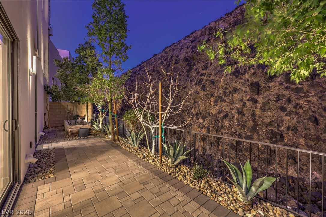 422 Tranquil Peak Court Property Photo 73