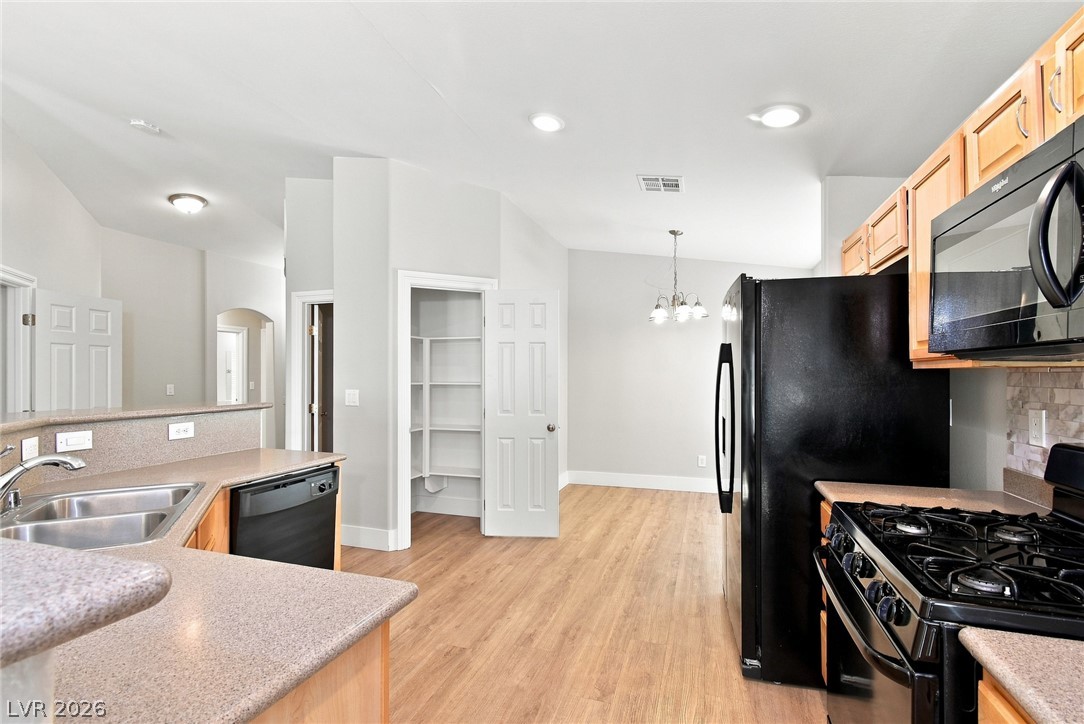 6059 Camden Cove Street Property Photo 8