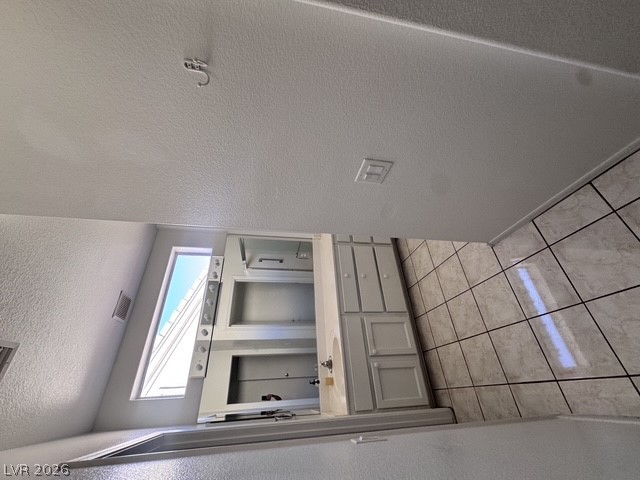 2625 Lotus Hill Drive Property Photo 6