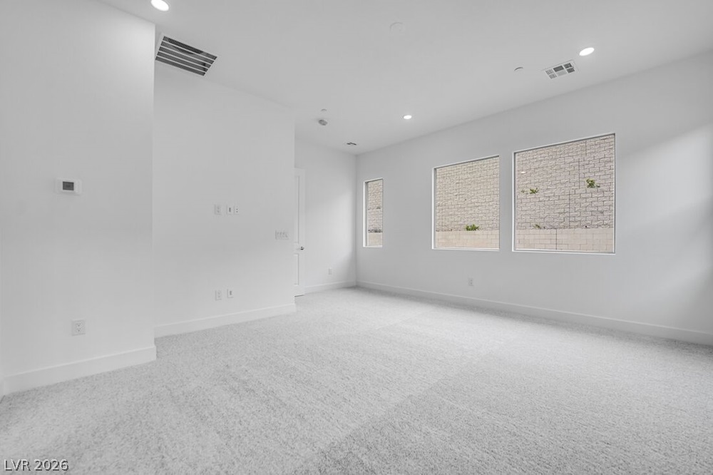 366 Tigullio Avenue Property Photo 4