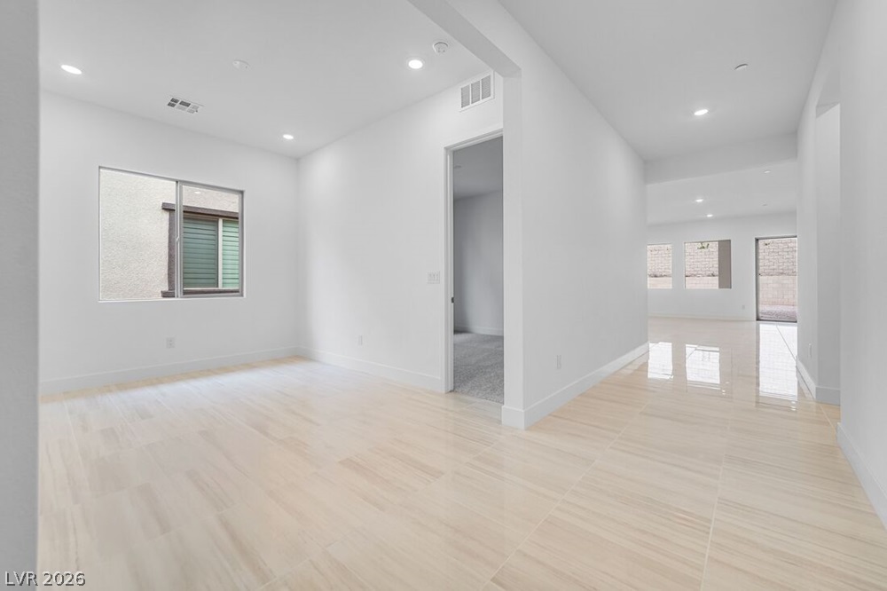 366 Tigullio Avenue Property Photo 12