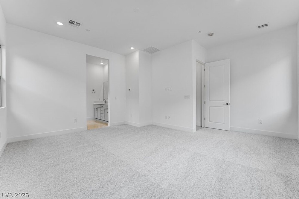 366 Tigullio Avenue Property Photo 15