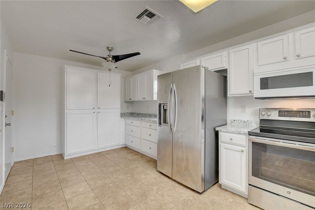 9036 Grayling Drive Property Photo 17