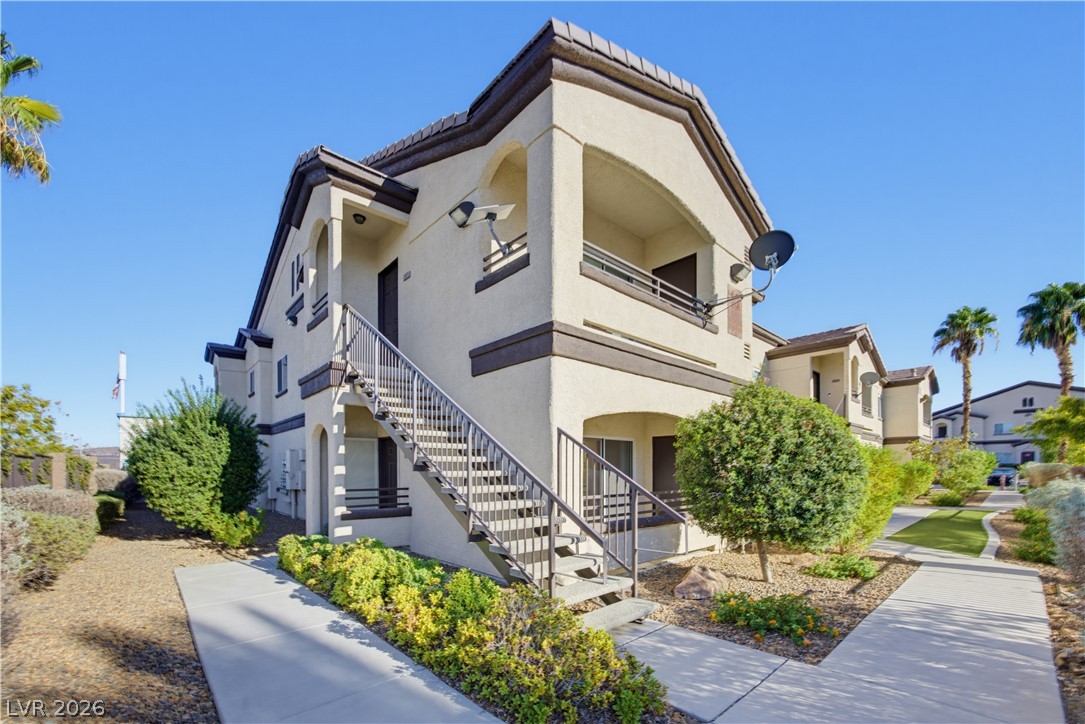 2291 West Horizon Ridge Parkway 13176 Property Photo 8