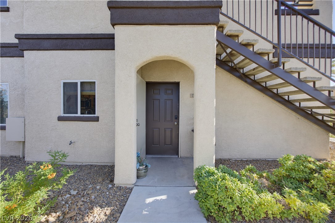 2291 West Horizon Ridge Parkway 13176 Property Photo 10