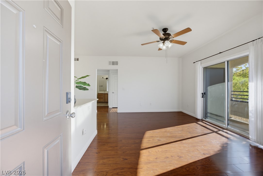2291 West Horizon Ridge Parkway 13176 Property Photo 11