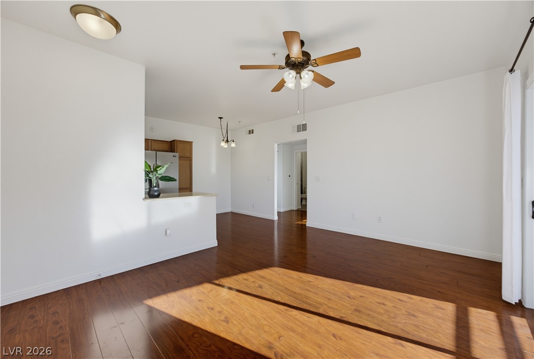 2291 West Horizon Ridge Parkway 13176 Property Photo 14