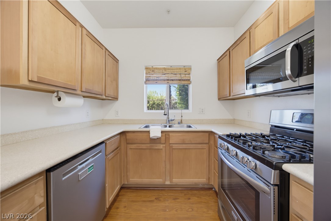 2291 West Horizon Ridge Parkway 13176 Property Photo 22