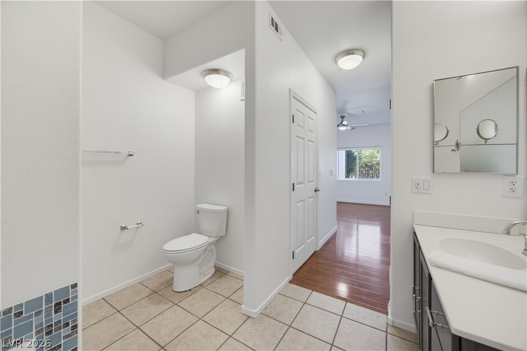 2291 West Horizon Ridge Parkway 13176 Property Photo 46