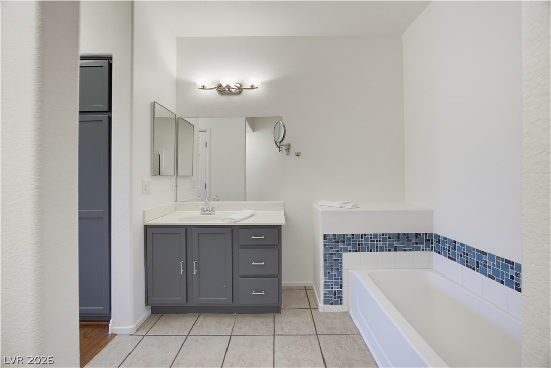 2291 West Horizon Ridge Parkway 13176 Property Photo 49