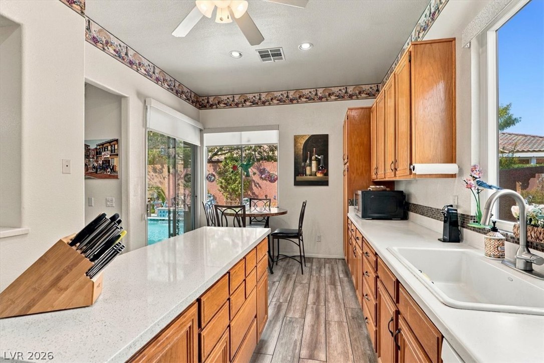 10280 Songsparrow Court Property Photo 11