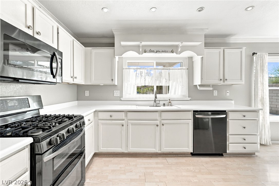 8729 Villa Ridge Drive Property Photo 10