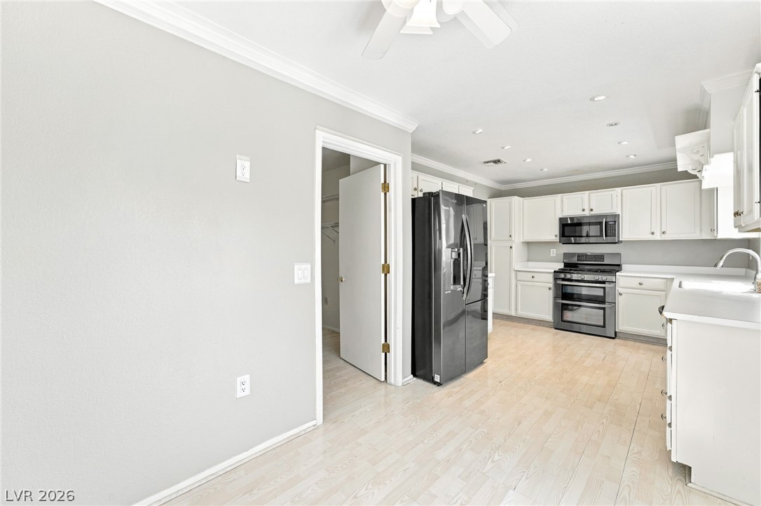 8729 Villa Ridge Drive Property Photo 13