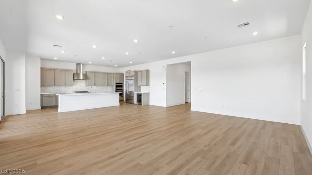379 Tigullio Avenue Property Photo 12