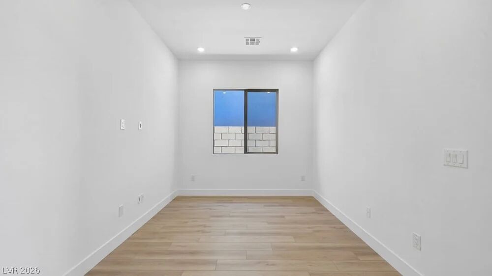 379 Tigullio Avenue Property Photo 16