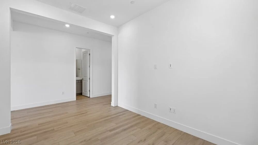 379 Tigullio Avenue Property Photo 17