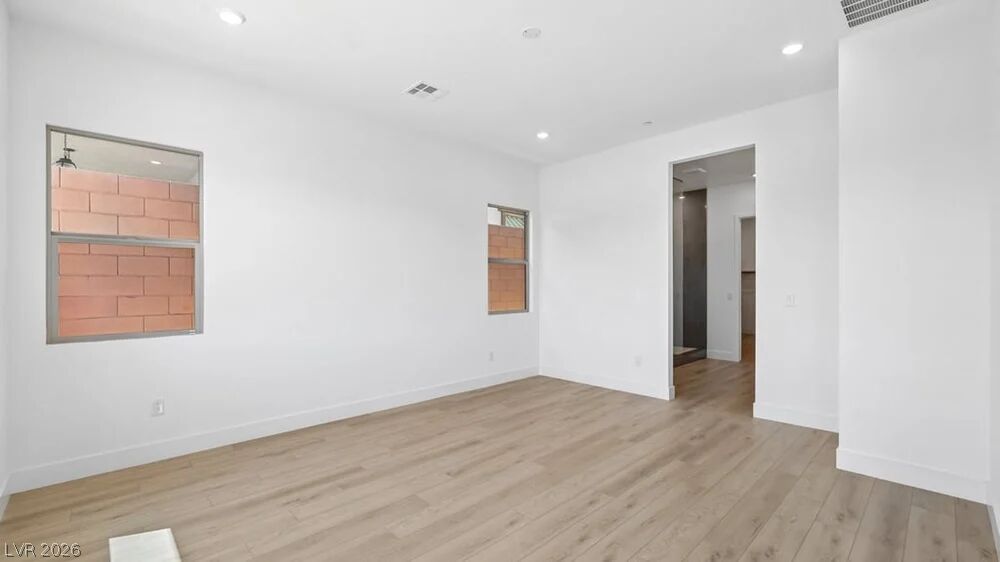 379 Tigullio Avenue Property Photo 18