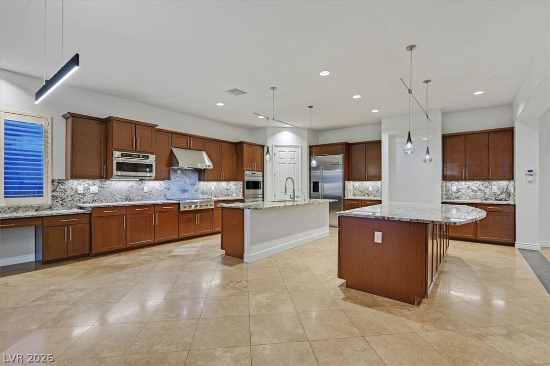 21 Grand Masters Drive Property Photo 15