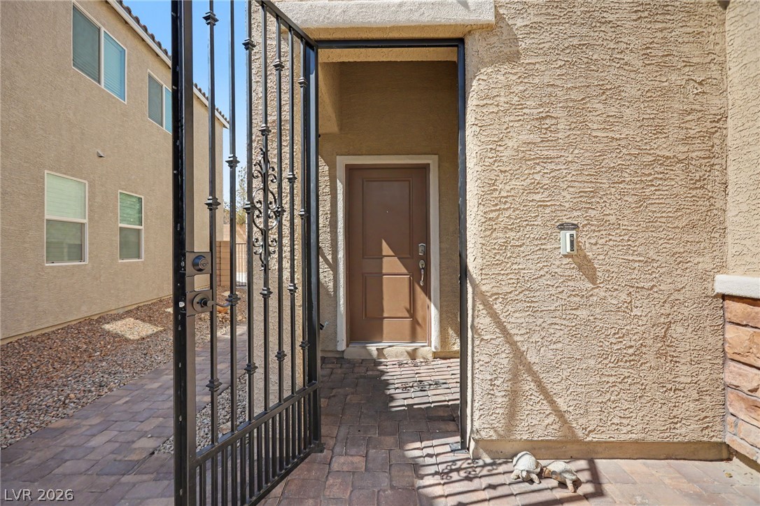 5731 Sedona Springs Street Property Photo 4