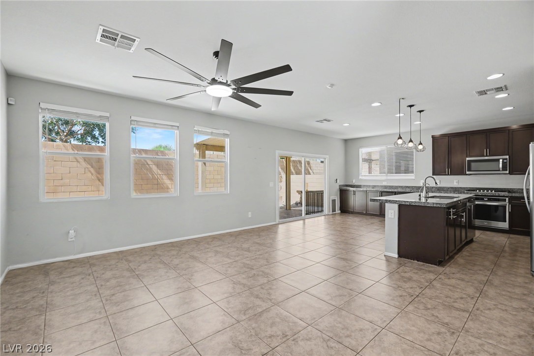 5731 Sedona Springs Street Property Photo 7