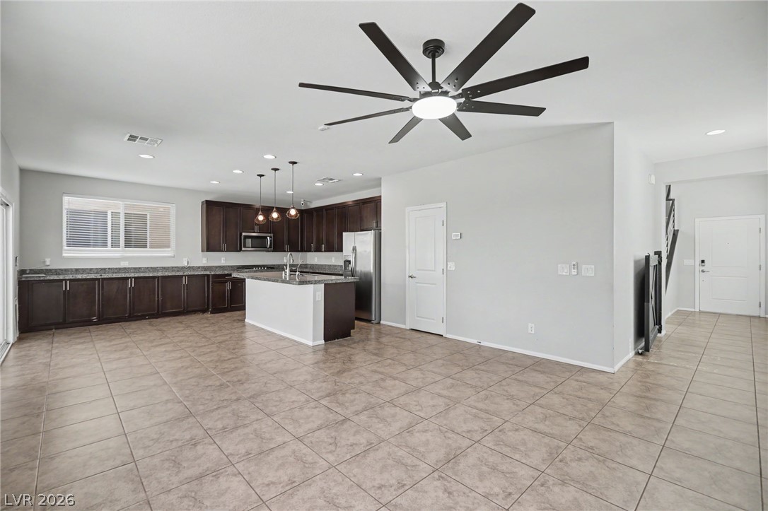 5731 Sedona Springs Street Property Photo 8