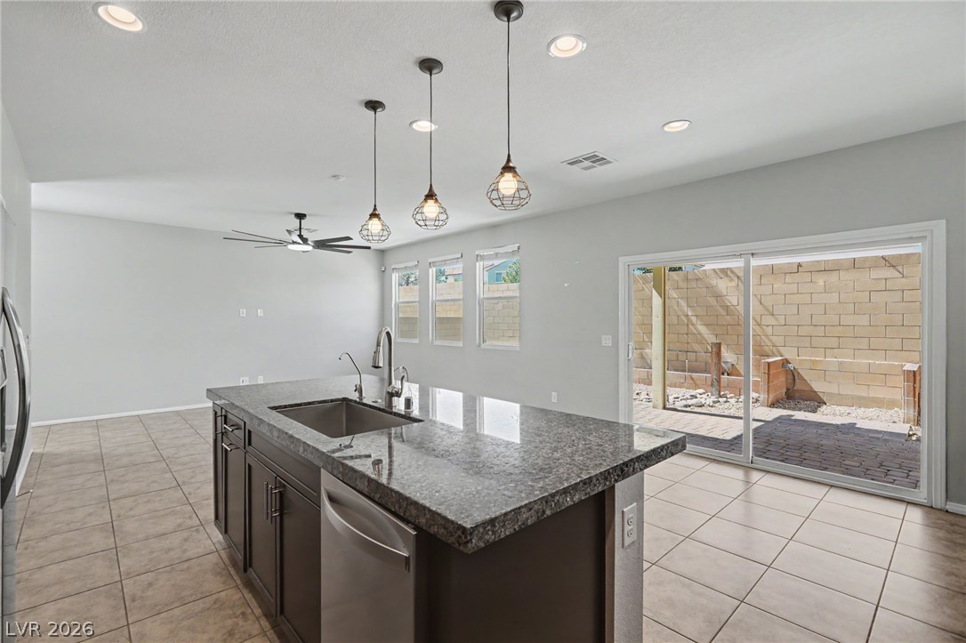 5731 Sedona Springs Street Property Photo 17
