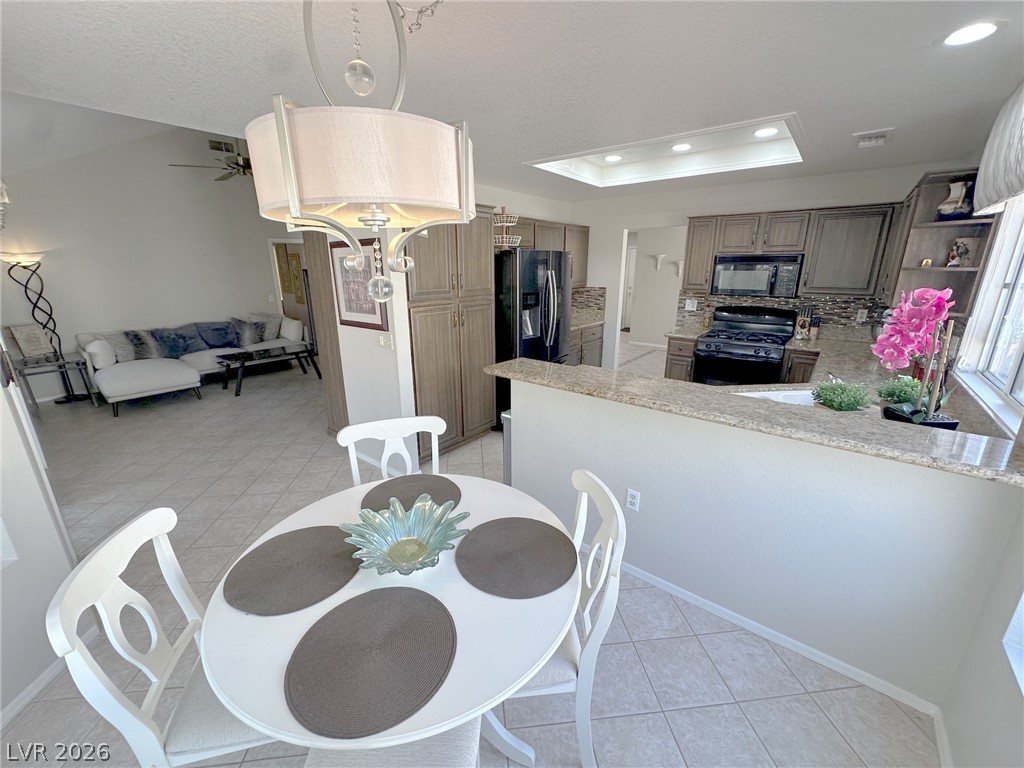 2428 Desert Butte Drive Property Photo 7