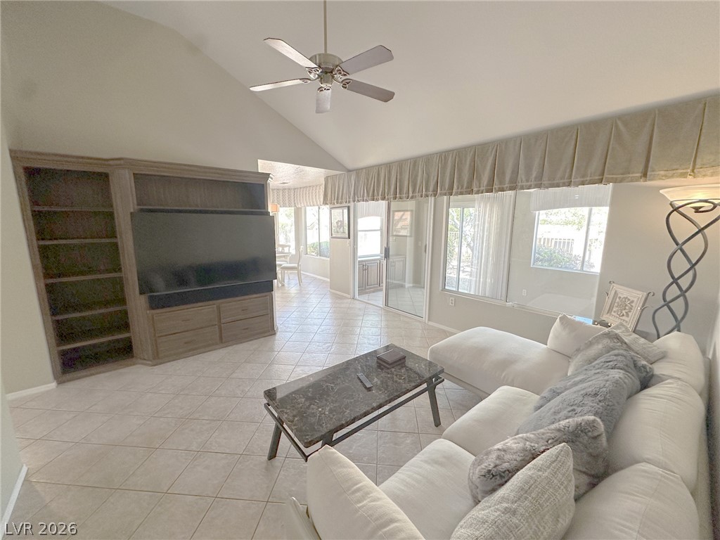 2428 Desert Butte Drive Property Photo 13