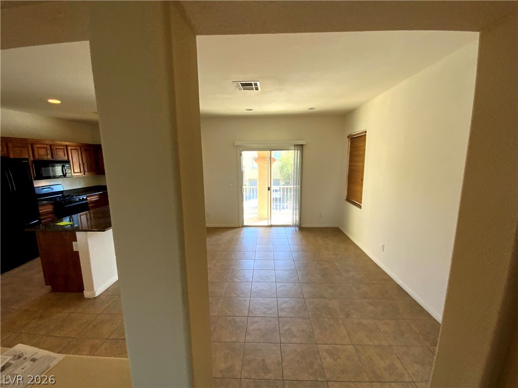 1182 Enzo Avenue Property Photo 3