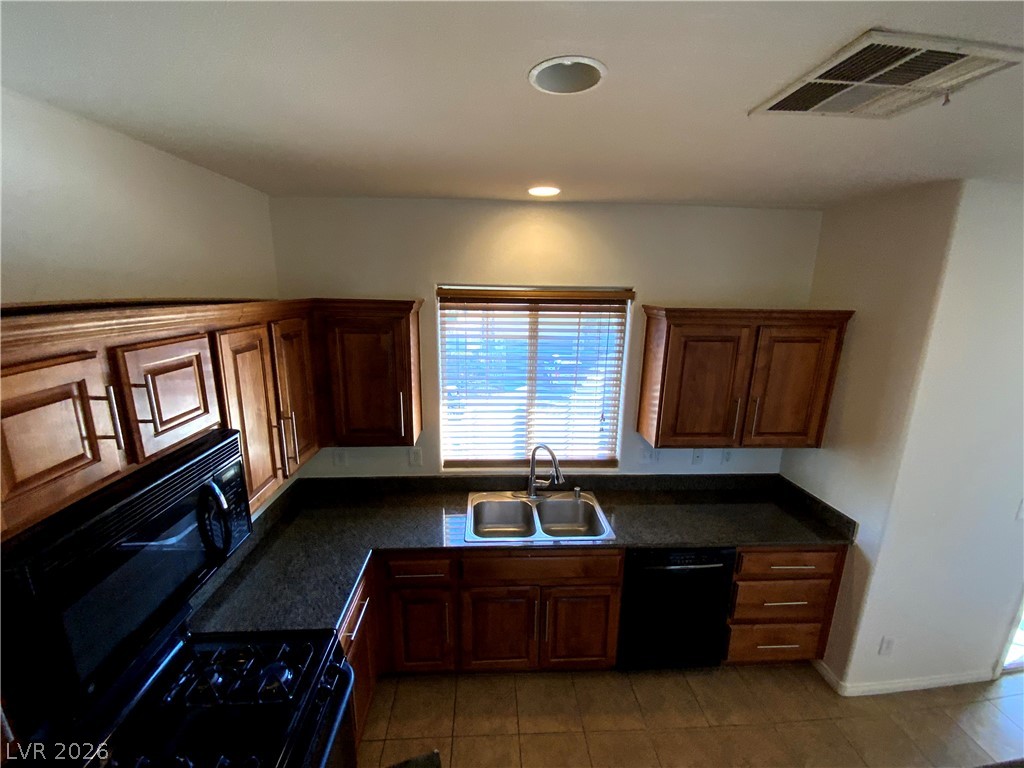 1182 Enzo Avenue Property Photo 6