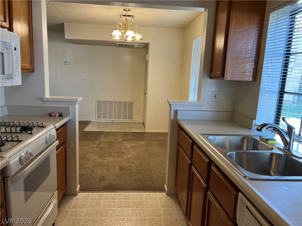 4747 Nara Vista Way 101 Property Photo 22
