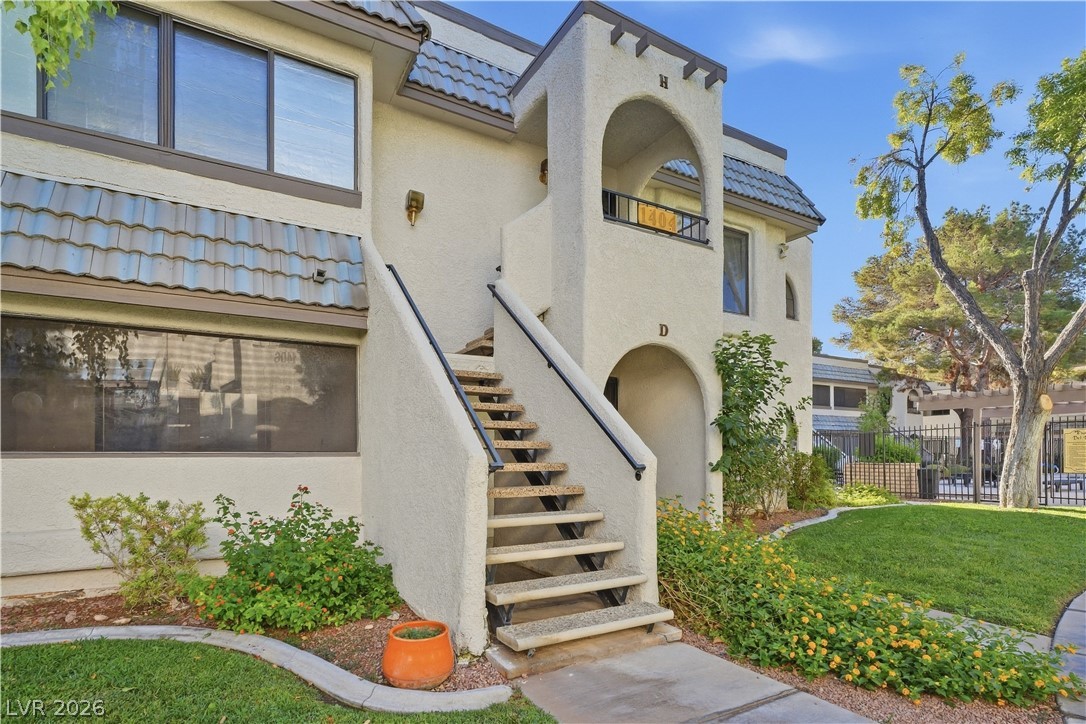1404 Santa Margarita Street H Property Photo 3