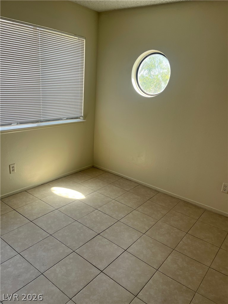 3708 Scuba Circle C Property Photo 5