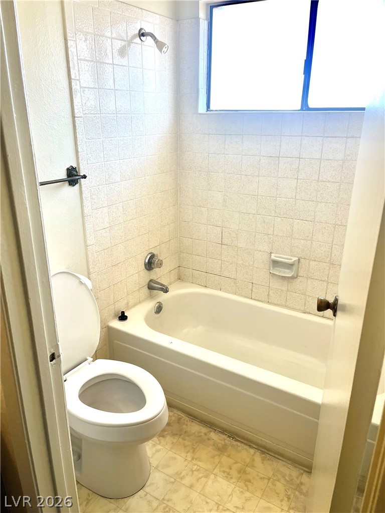 3708 Scuba Circle C Property Photo 9