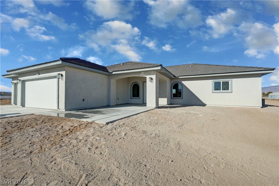 2111 West Carnation Way Property Photo 1