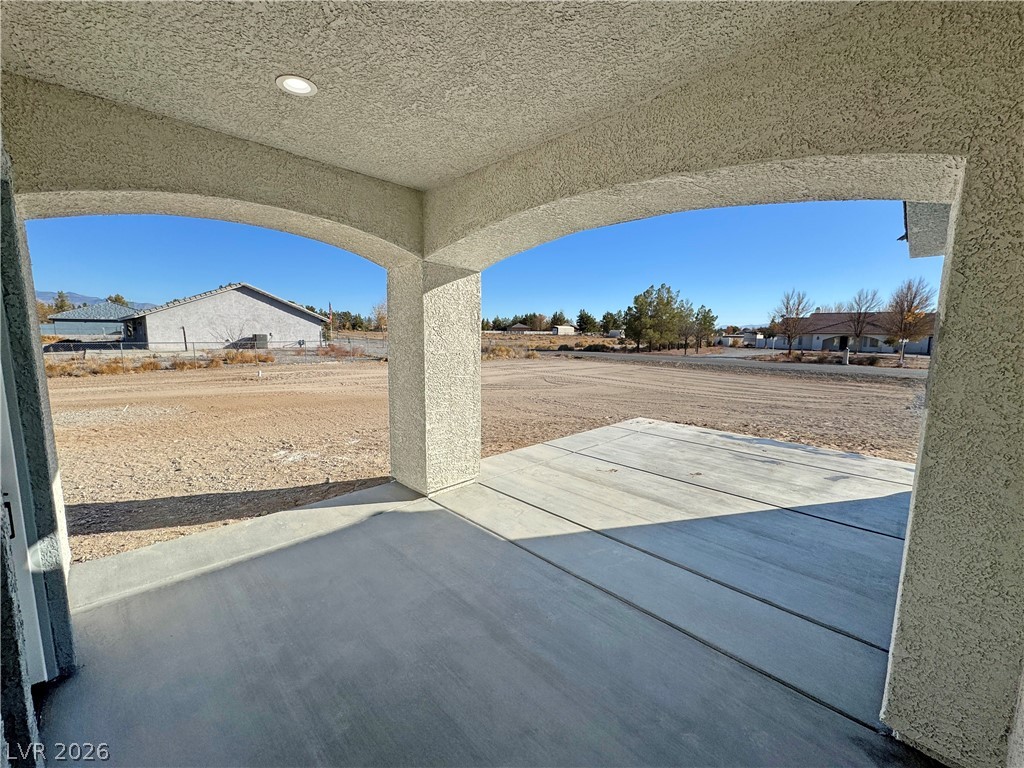 2111 West Carnation Way Property Photo 3