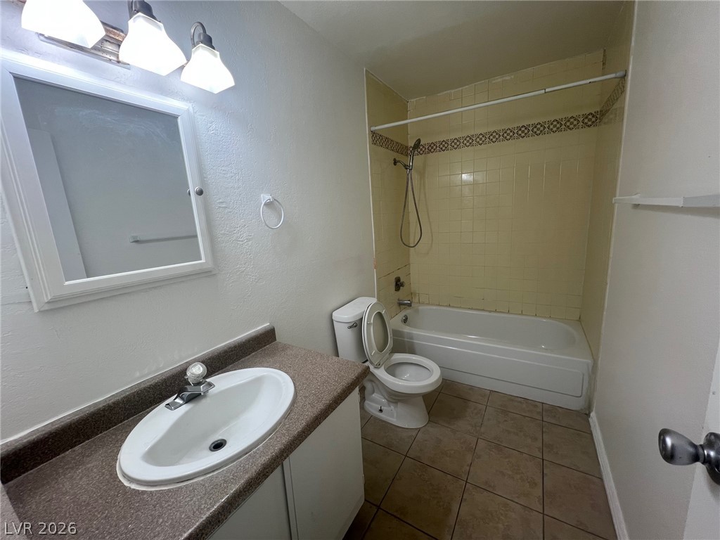 2781 Eldora Circle B Property Photo 7