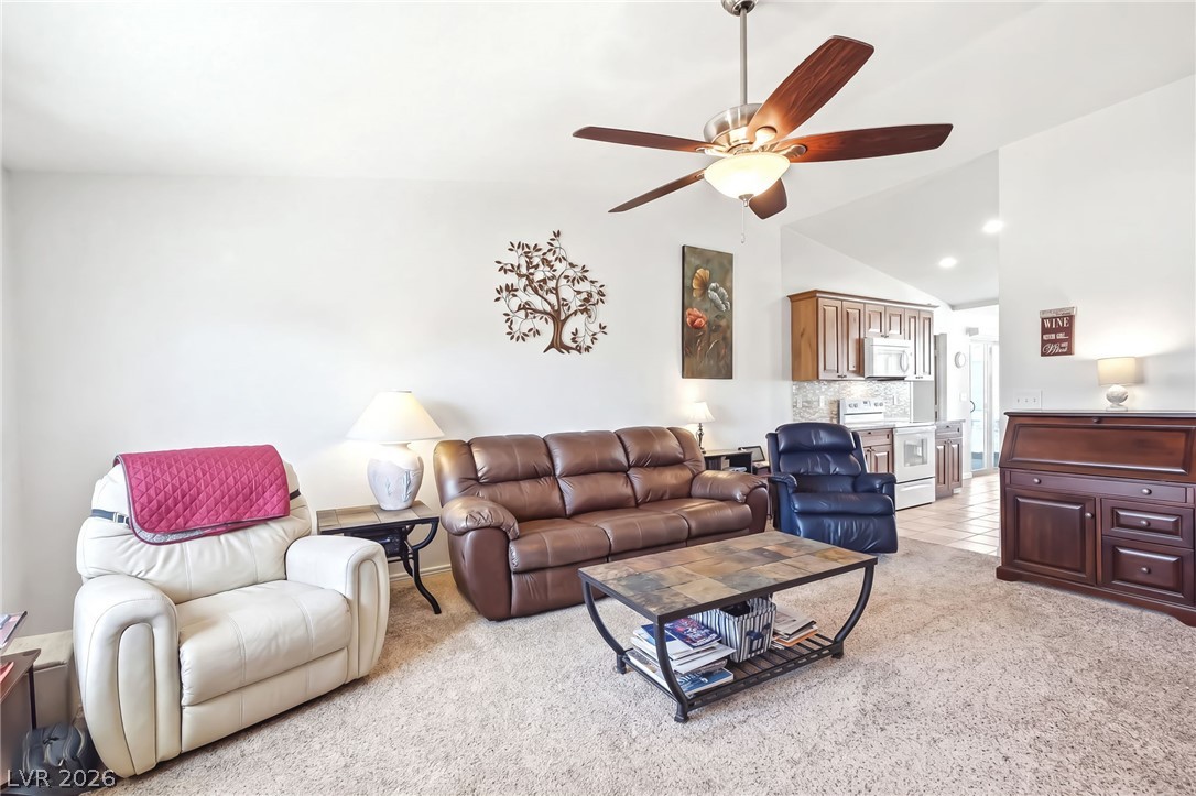 1872 Maricopa Drive Property Photo 3