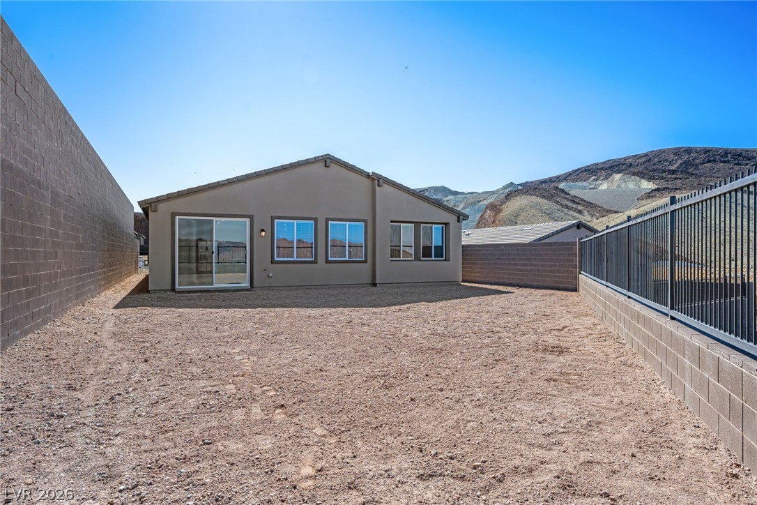 1663 Capri Falls Court Property Photo 32