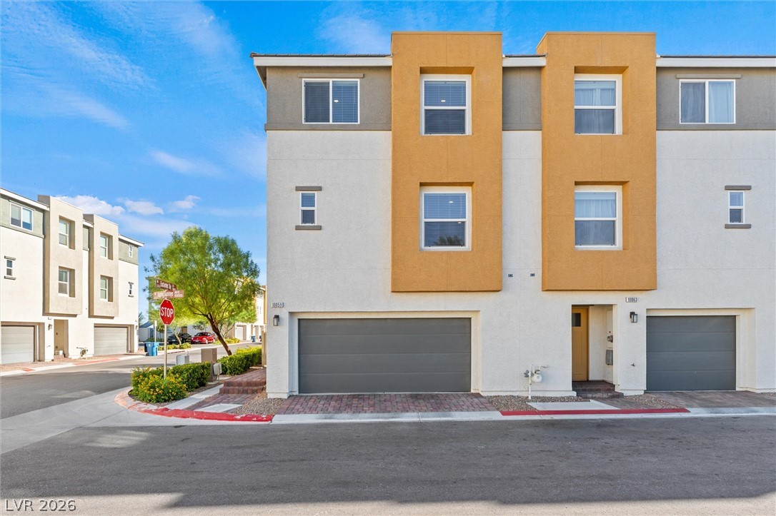 10059 Dazzling Sunrays Avenue Property Photo 3