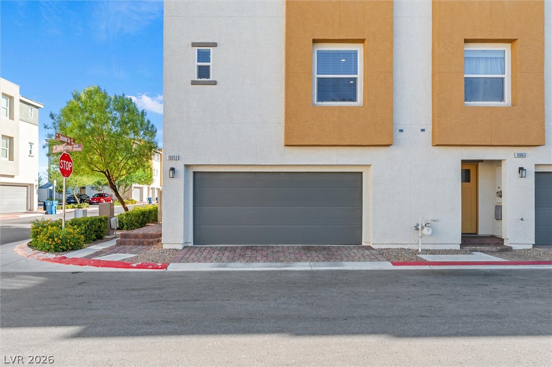 10059 Dazzling Sunrays Avenue Property Photo 5