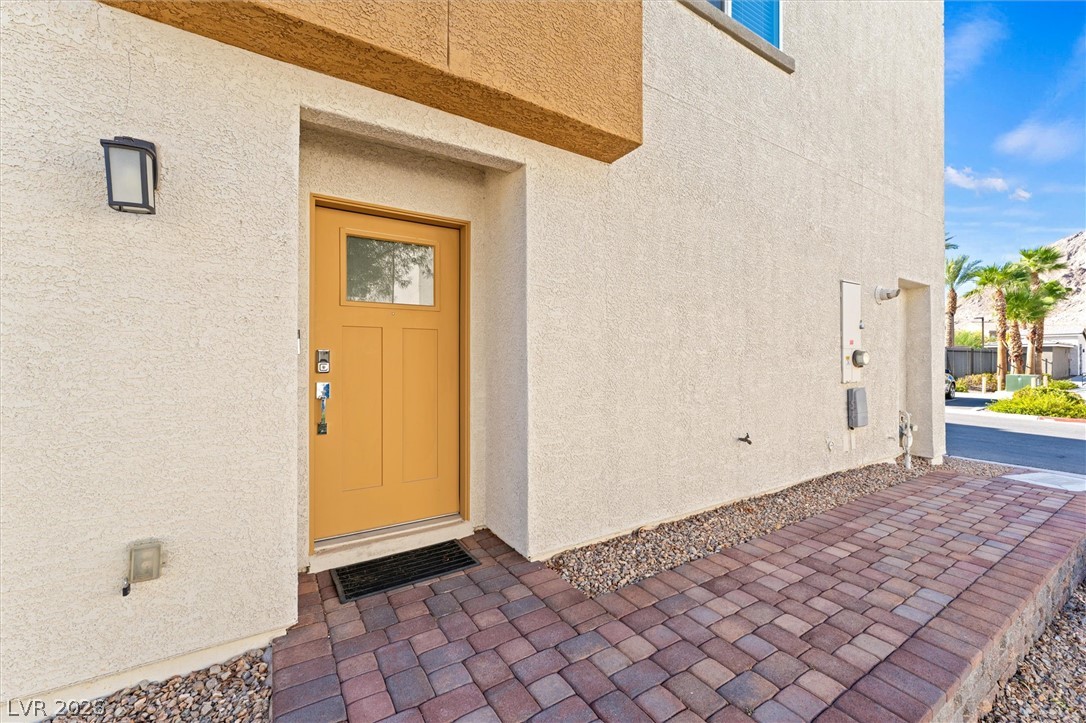 10059 Dazzling Sunrays Avenue Property Photo 8