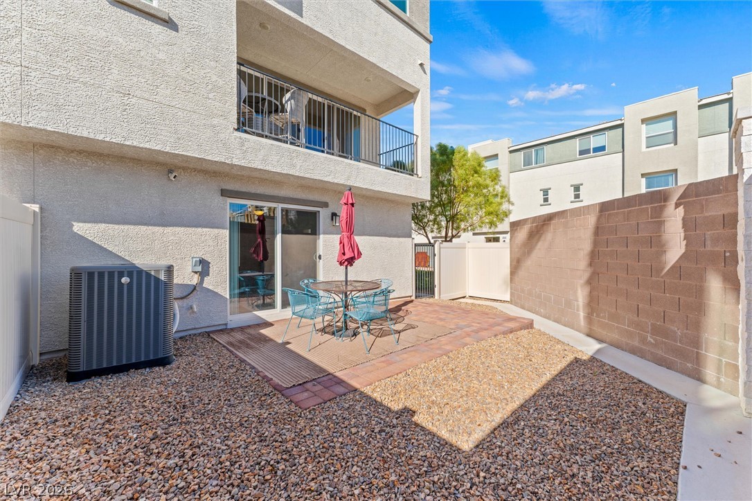 10059 Dazzling Sunrays Avenue Property Photo 12