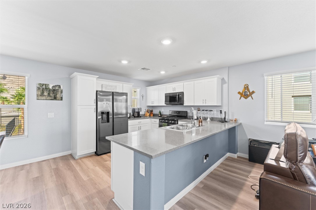 10059 Dazzling Sunrays Avenue Property Photo 16
